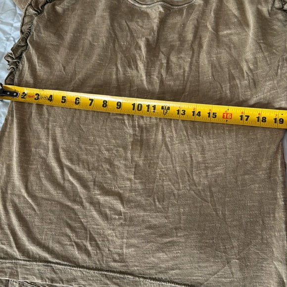 Anthropologie Green Pilcro Ruffled Open Back Long Sleeves Top in small - Picture 6 of 7